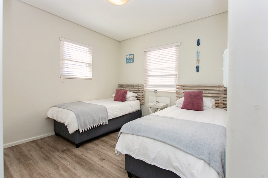 6 Bedroom Property for Sale in Mykonos Western Cape